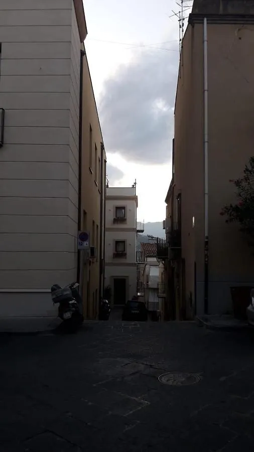 Donjon Suite Centro Storico Castelbuono  Italie